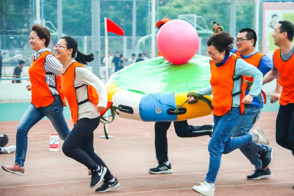 第三屆教職工趣味運動會：運動激揚夢想 佳績獻禮百年（組圖）